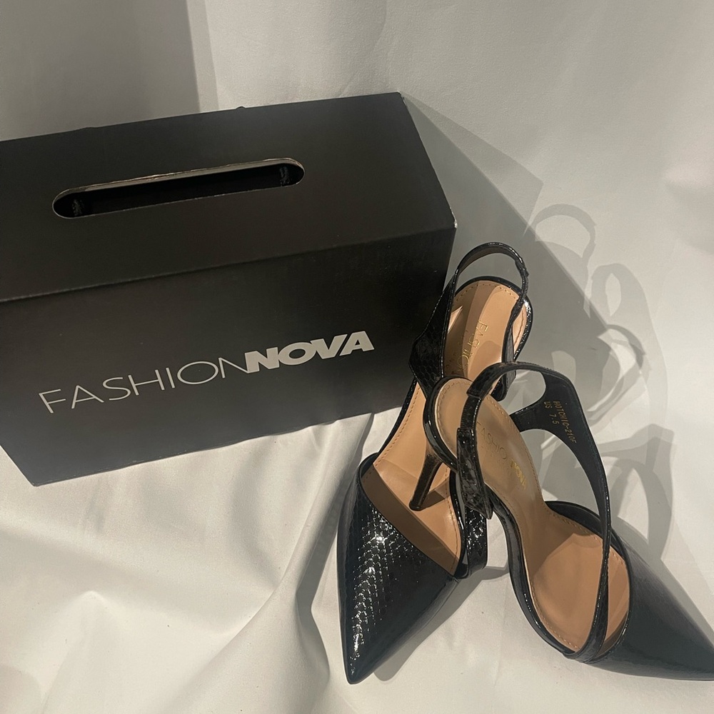 Fashion Nova Black Embossed Pointed Stiletto Pumps Women's